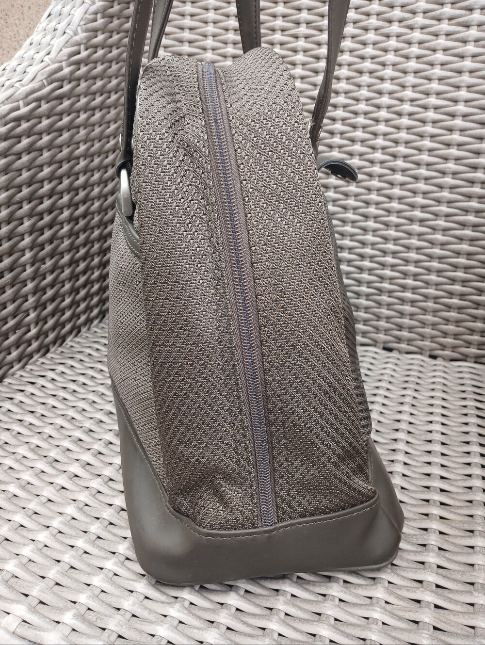 Samsonite Taupe-Brown Structured Textured Bag - Picture 4 of 15